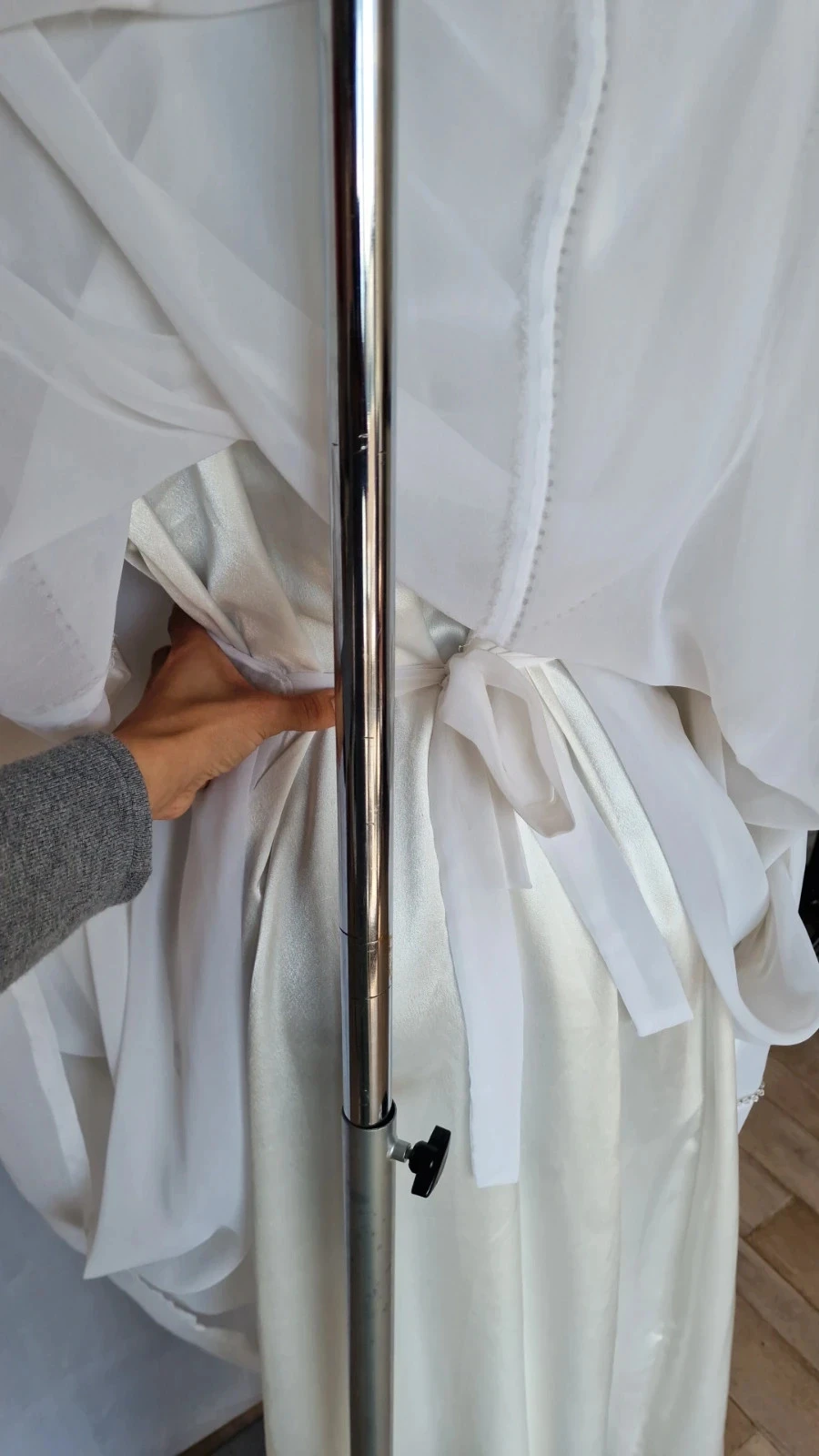 Robe Dubai blanche mariage strass & perles – S/M/L ajustable – portée 1 fois – photo 14